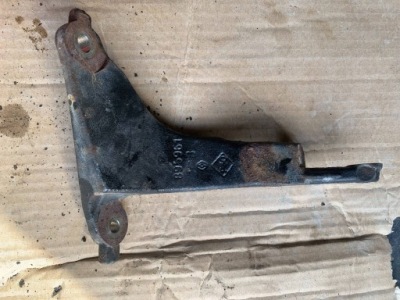 Кронштейн кронштейн двигуна 895961 renault trafic 2.0 фото №1