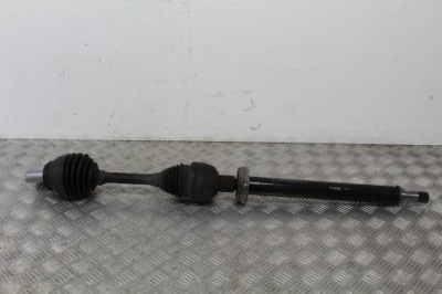 Приводной вал правый  перед mercedes a-klasa w176 фото №1