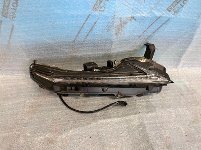 Протитуманна фара правий drl lexus nx фото №1