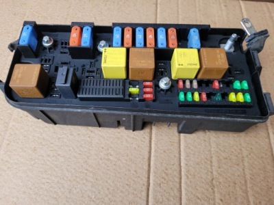 Saab 93 модуль коробка предохранителей 519124606 фото №1