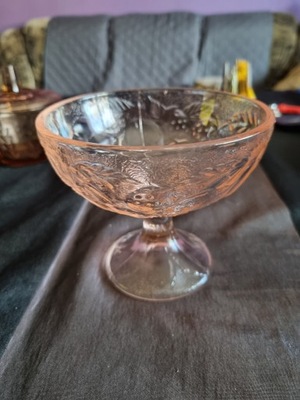 Rozalinowa cukierniczka, Ząbkowice