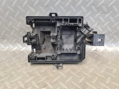 Основа корпус коробка запобіжників opel adam 95941608 фото №1