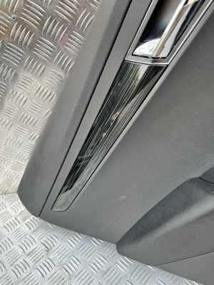 Обшивка дверь задняя левый skoda karoq фото №1