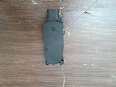 Моторчик жалюзі шторка volvo xc40 17- оригінальний номер фото №1