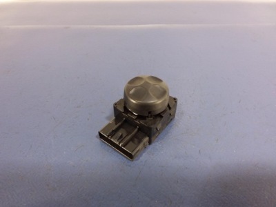 Grand cherokee wk2 перемикач сидіння 56046232aa фото №1