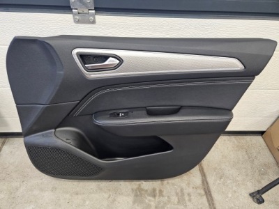 Renault arkana обивка дверь правая передняя обшивка фото №1