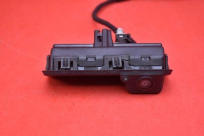Ручка кнопка кришки задня камера 658827566 skoda kamiq 19- фото №1