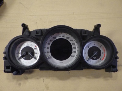 Mercedes w204 счетчик приборы 2049005513 фото №1