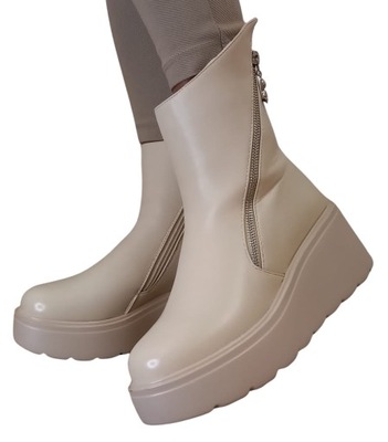 BEŻOWE BOTKI DAMSKIE NA KOTURNIE