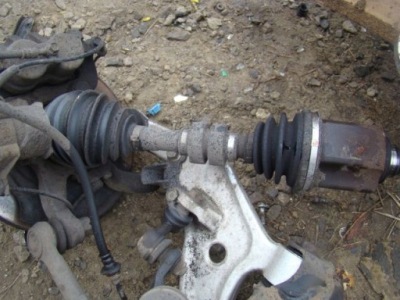 Nissan x-trail t30 2.2 dci привідний вал ліва комплектна фото №1