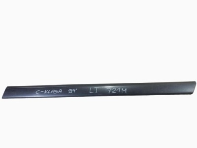 Молдинг двері лівий задня mercedes w203 a2026900562 фото №1