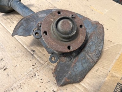 Bmw 3 e30 поворотный кулак перед правая фото №1