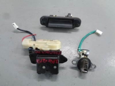 Mazda premacy i 00 замок ручка вкладка крышки задняя фото №1