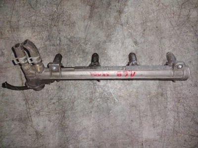 Молдинг упорскування 036133319l skoda 1.6 фото №1