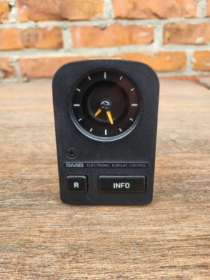 Saab 9000 годинник фото №1