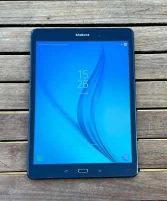 Tablet SAMSUNG GALAXY TAB A 9.7 LTE 9,7" 2 GB / 16 GB Czarny