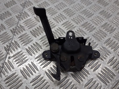 Замок передньої капот toyota matrix 1.8 vvti фото №1