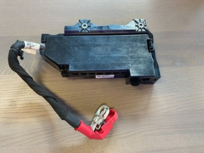 Запобіжник клема plus акумулятор corvette c8 фото №1