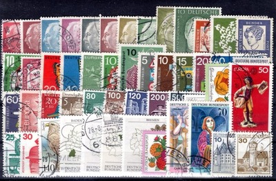 Pakiet RFN 50 znaczków kasowane [171]