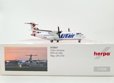 Model samolotu ATR 42-300 UTair 1:200