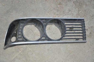 Bmw e24 передня решітка радіатора права фото №1