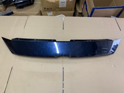 Молдинг решётка носик mazda 3 iii bjs7-50033 фото №1