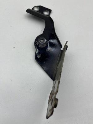 Кронштейн кронштейн напрямна крила перед лівий mercedes slk r171 a1716203114 фото №1