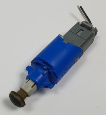 Датчик зчеплення renault оригінальний номер 8200168239 фото №1