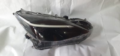 TOYOTA YARIS CROSS LAMPA PRAWY PRZÓD PRZEDNIA