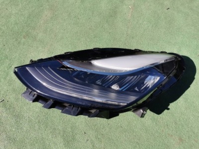 Tesla model 3 17- фара ліва перед передня full led 1077375-50-b фото №1