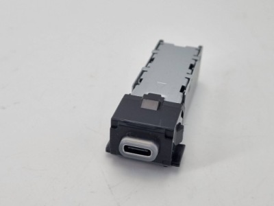 Toyota c-hr 2 2023 разъём / соединитель usb фото №1