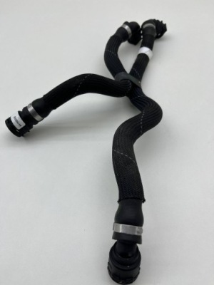 Bmw 5 g30 g31 труба шланг води радіатора 8476120 фото №1