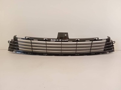 Решітка бампера toyota auris ii lift фото №1