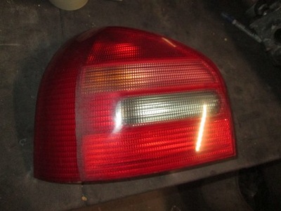 FARO IZQUIERDA PARTE TRASERA PARTE TRASERA AUDI A3 8L 8L0945095A  