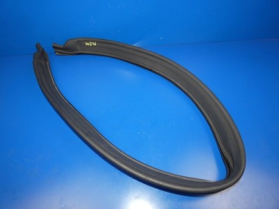 Mercedes b klasa w246 прокладка капот кришки двигуна фото №1