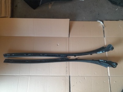 Молдинг стекло перед левая 93867906 renault trafic iii vivaro b 14- фото №1