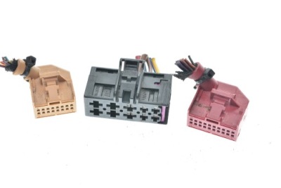 Разъёмы модуля крыша audi a4 b7 8h0959255a фото №1