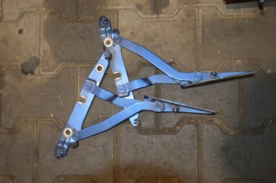 Audi a4 b7 петлі кришки багажника фото №1