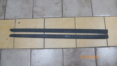 НАКЛАДКА ДВЕРІ VW CADDY 2K5 1T0853515