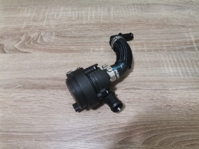 MASERATI LEVANTE BOMBA DE AGUA 670002071  