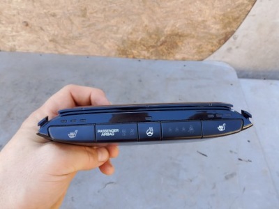Панель перемикач сидінь hyundai i20 ii 93700-c8000 фото №1