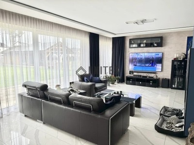Dom, Obora, Lubin (gm.), 281 m²