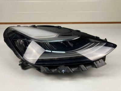 Лампа правая передняя tesla 3 1077376 фото №1