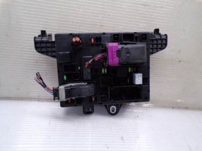 Коробка запобіжників opel astra j 365927271 фото №1