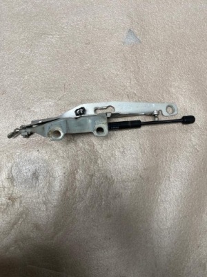 Петля капот левый volvo s80 1.6 d2 07-16 фото №1