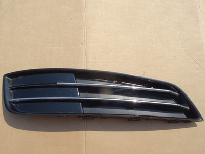 Audi a8 решітка права захист 4h0807680m фото №1