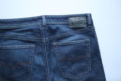 DIESEL BUSTER__W32 L32 REGULAR SLIM-TAPERED__32/32