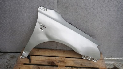 Toyota avensis t25 крыло правый перед передний фото №1