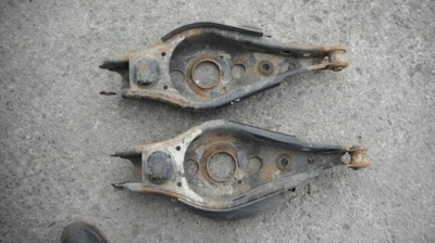 Toyota rav4 iii 2,2 d4d 05-10 важіль задня фото №1