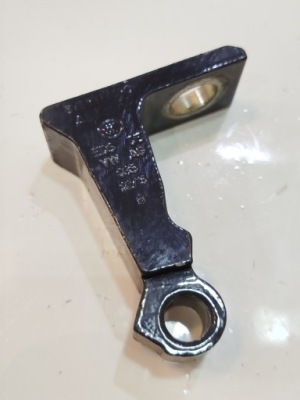 Петля дверь левый задняя vw passat b8 8v5833403c фото №1